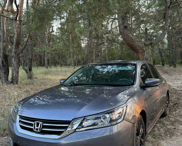Сірий Хонда Аккорд, об'ємом двигуна 2.35 л та пробігом 123 тис. км за 9300 $, фото 2 на Automoto.ua