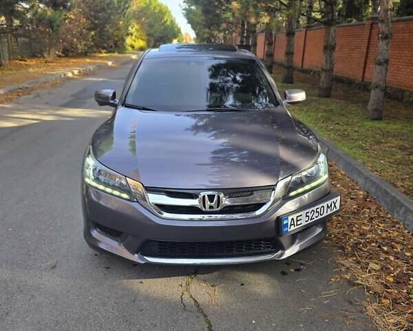 Сірий Хонда Аккорд, об'ємом двигуна 2 л та пробігом 178 тис. км за 13799 $, фото 3 на Automoto.ua