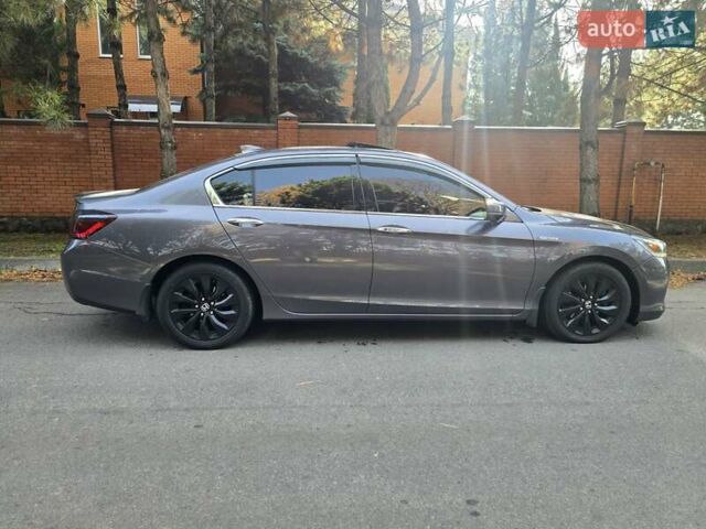 Сірий Хонда Аккорд, об'ємом двигуна 2 л та пробігом 178 тис. км за 13799 $, фото 5 на Automoto.ua