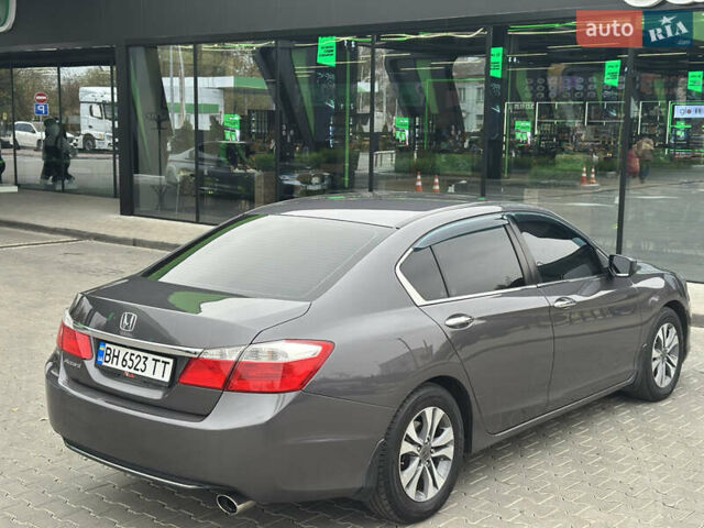 Серый Хонда Аккорд, объемом двигателя 2.35 л и пробегом 125 тыс. км за 10500 $, фото 12 на Automoto.ua