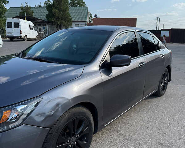 Серый Хонда Аккорд, объемом двигателя 2.36 л и пробегом 125 тыс. км за 9100 $, фото 7 на Automoto.ua