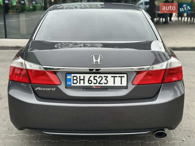 Серый Хонда Аккорд, объемом двигателя 2.35 л и пробегом 125 тыс. км за 10500 $, фото 13 на Automoto.ua
