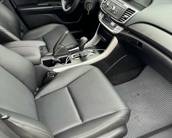Сірий Хонда Аккорд, об'ємом двигуна 2.36 л та пробігом 52 тис. км за 14500 $, фото 22 на Automoto.ua