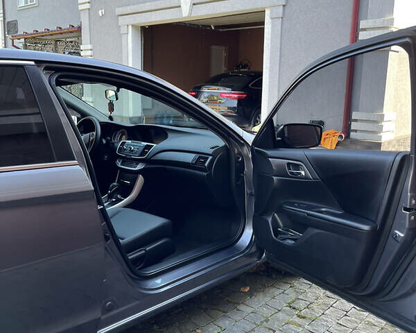 Серый Хонда Аккорд, объемом двигателя 2.4 л и пробегом 47 тыс. км за 10700 $, фото 13 на Automoto.ua