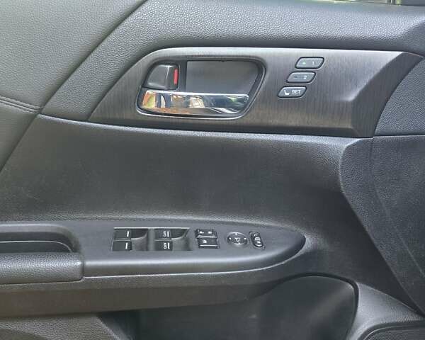 Сірий Хонда Аккорд, об'ємом двигуна 2 л та пробігом 178 тис. км за 13799 $, фото 17 на Automoto.ua