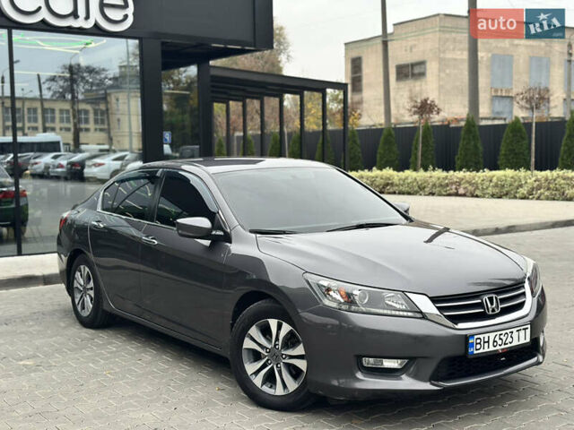 Серый Хонда Аккорд, объемом двигателя 2.35 л и пробегом 125 тыс. км за 10500 $, фото 7 на Automoto.ua
