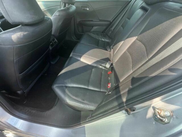 Серый Хонда Аккорд, объемом двигателя 3.5 л и пробегом 73 тыс. км за 8000 $, фото 10 на Automoto.ua