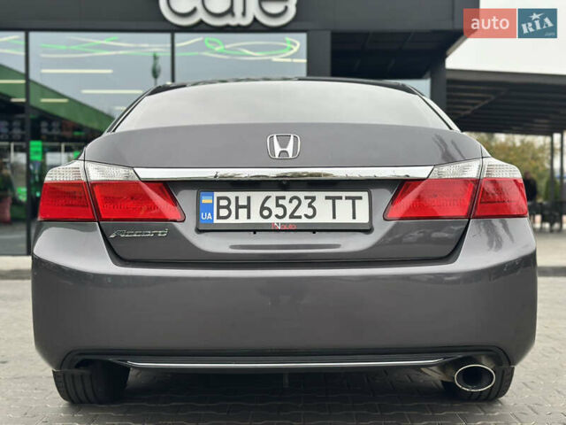 Серый Хонда Аккорд, объемом двигателя 2.35 л и пробегом 125 тыс. км за 10500 $, фото 15 на Automoto.ua