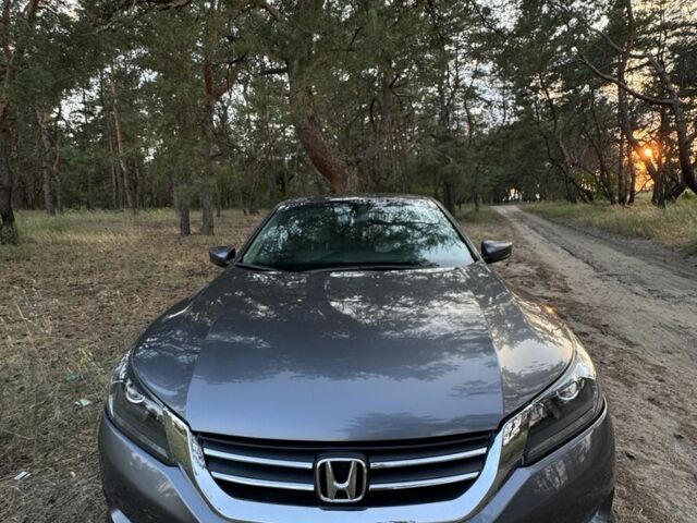 Серый Хонда Аккорд, объемом двигателя 2.4 л и пробегом 130 тыс. км за 9200 $, фото 4 на Automoto.ua