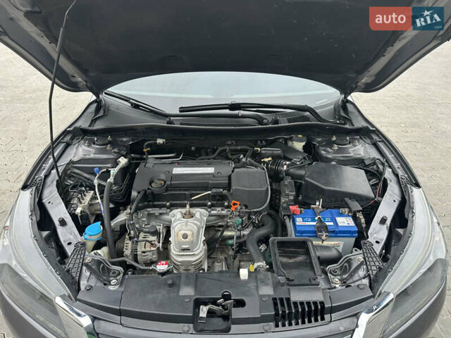 Серый Хонда Аккорд, объемом двигателя 2.35 л и пробегом 125 тыс. км за 10500 $, фото 44 на Automoto.ua