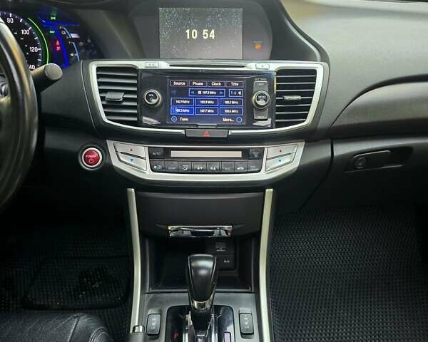 Сірий Хонда Аккорд, об'ємом двигуна 2 л та пробігом 178 тис. км за 13799 $, фото 21 на Automoto.ua