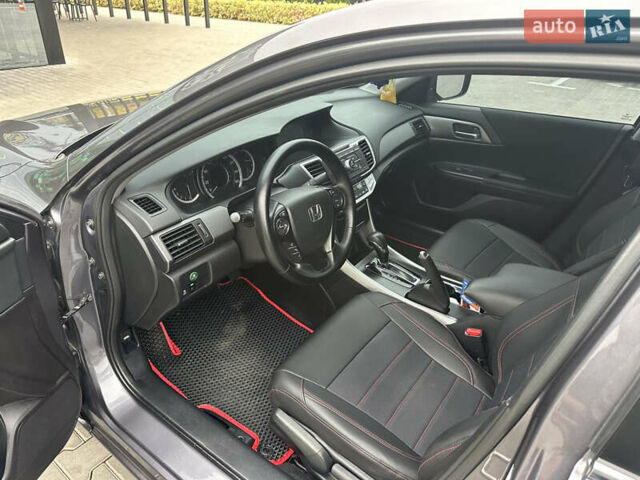 Серый Хонда Аккорд, объемом двигателя 2.35 л и пробегом 125 тыс. км за 10500 $, фото 26 на Automoto.ua