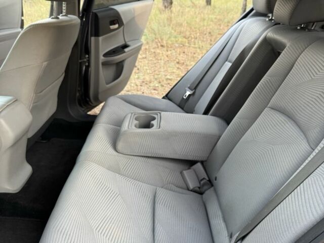 Серый Хонда Аккорд, объемом двигателя 2.4 л и пробегом 130 тыс. км за 9200 $, фото 7 на Automoto.ua