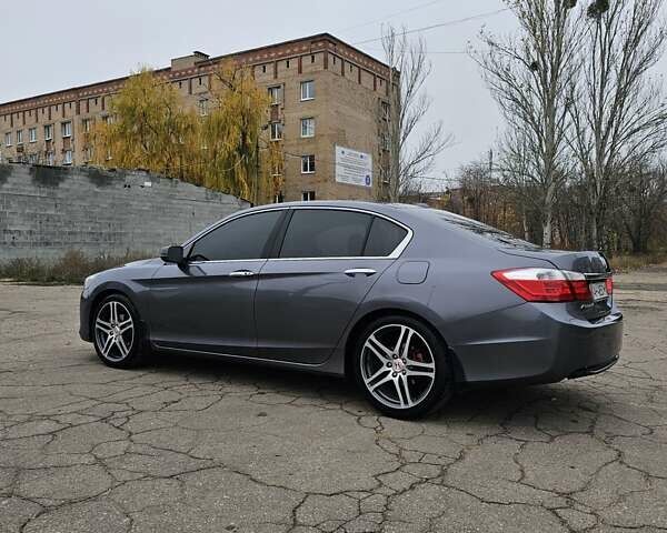 Серый Хонда Аккорд, объемом двигателя 2.35 л и пробегом 172 тыс. км за 11500 $, фото 4 на Automoto.ua