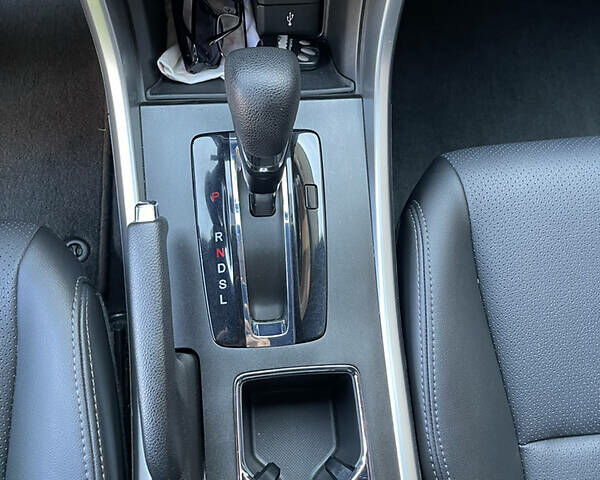 Серый Хонда Аккорд, объемом двигателя 2.4 л и пробегом 47 тыс. км за 10700 $, фото 23 на Automoto.ua