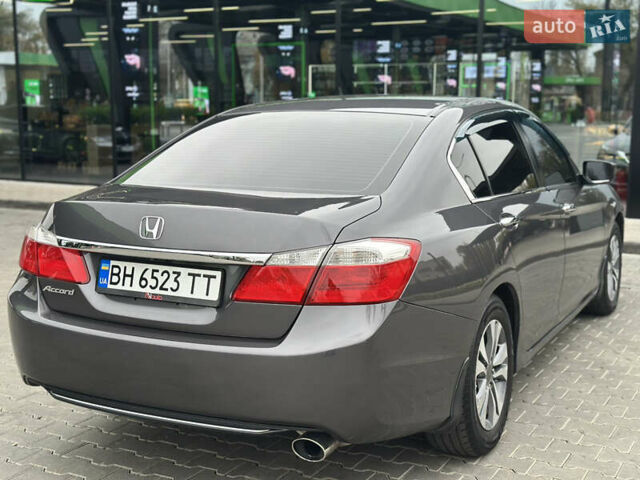 Серый Хонда Аккорд, объемом двигателя 2.35 л и пробегом 125 тыс. км за 10500 $, фото 17 на Automoto.ua
