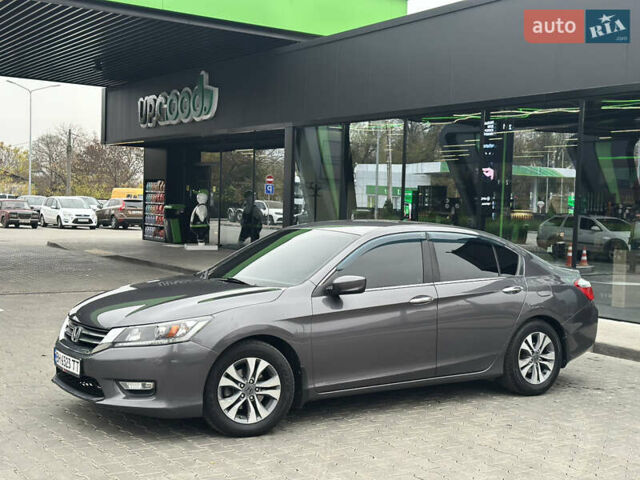 Серый Хонда Аккорд, объемом двигателя 2.35 л и пробегом 125 тыс. км за 10500 $, фото 4 на Automoto.ua
