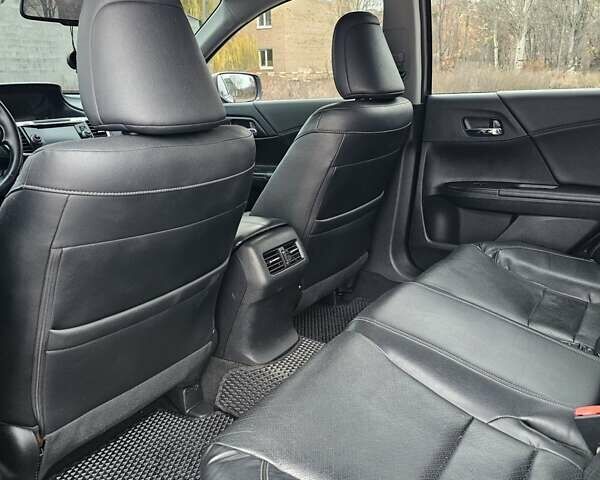 Серый Хонда Аккорд, объемом двигателя 2.35 л и пробегом 172 тыс. км за 11500 $, фото 18 на Automoto.ua