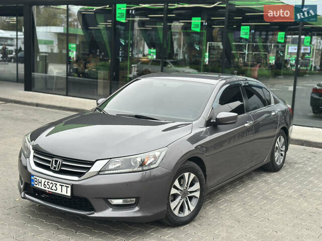 Серый Хонда Аккорд, объемом двигателя 2.35 л и пробегом 125 тыс. км за 10500 $, фото 1 на Automoto.ua
