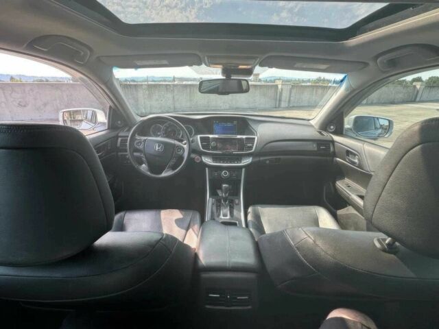 Серый Хонда Аккорд, объемом двигателя 3.5 л и пробегом 73 тыс. км за 8000 $, фото 9 на Automoto.ua
