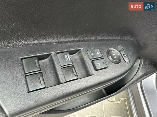 Серый Хонда Аккорд, объемом двигателя 2.35 л и пробегом 125 тыс. км за 10500 $, фото 28 на Automoto.ua