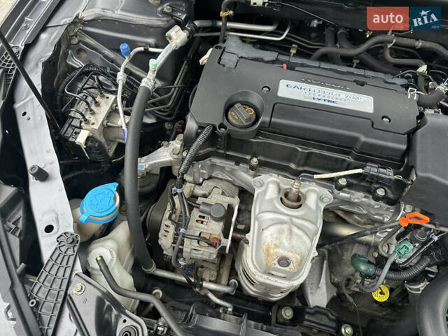 Серый Хонда Аккорд, объемом двигателя 2.35 л и пробегом 125 тыс. км за 10500 $, фото 46 на Automoto.ua