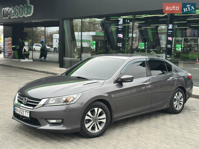 Серый Хонда Аккорд, объемом двигателя 2.35 л и пробегом 125 тыс. км за 10500 $, фото 2 на Automoto.ua