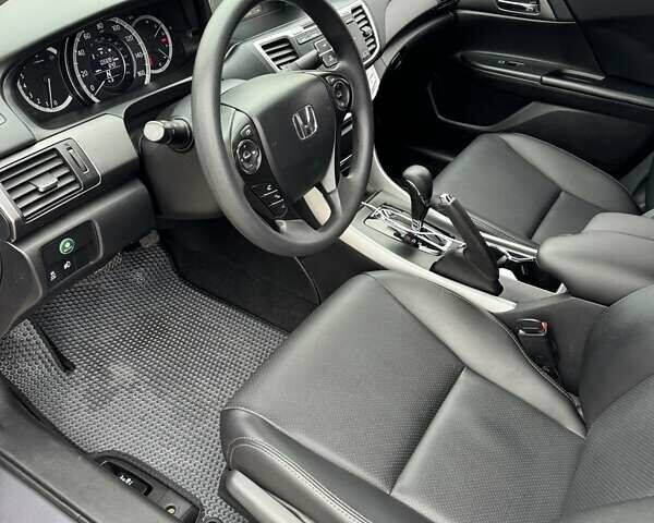 Сірий Хонда Аккорд, об'ємом двигуна 2.36 л та пробігом 52 тис. км за 14500 $, фото 12 на Automoto.ua