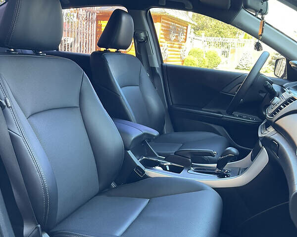 Серый Хонда Аккорд, объемом двигателя 2.4 л и пробегом 47 тыс. км за 10700 $, фото 17 на Automoto.ua