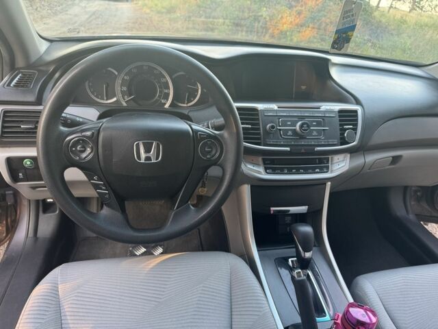 Серый Хонда Аккорд, объемом двигателя 2.4 л и пробегом 130 тыс. км за 9200 $, фото 6 на Automoto.ua