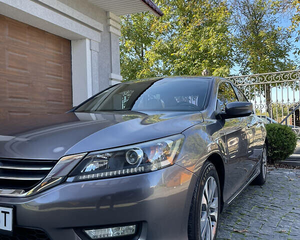 Серый Хонда Аккорд, объемом двигателя 2.4 л и пробегом 47 тыс. км за 10700 $, фото 9 на Automoto.ua