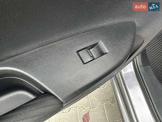 Серый Хонда Аккорд, объемом двигателя 2.35 л и пробегом 125 тыс. км за 10500 $, фото 23 на Automoto.ua