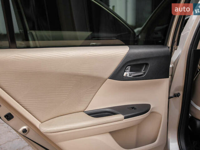 Серый Хонда Аккорд, объемом двигателя 2.5 л и пробегом 126 тыс. км за 13500 $, фото 22 на Automoto.ua