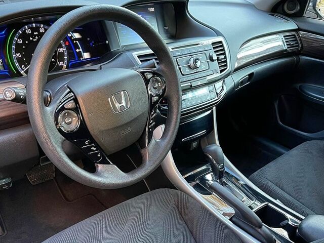 Серый Хонда Аккорд, объемом двигателя 2 л и пробегом 214 тыс. км за 16500 $, фото 10 на Automoto.ua