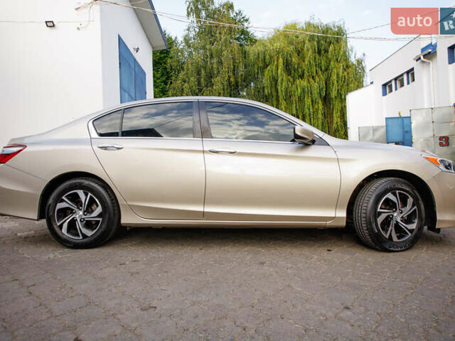 Серый Хонда Аккорд, объемом двигателя 2.5 л и пробегом 126 тыс. км за 13500 $, фото 6 на Automoto.ua