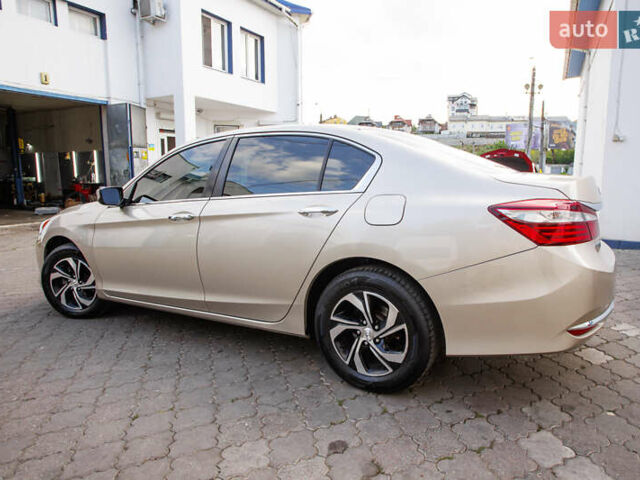 Серый Хонда Аккорд, объемом двигателя 2.5 л и пробегом 126 тыс. км за 13500 $, фото 7 на Automoto.ua