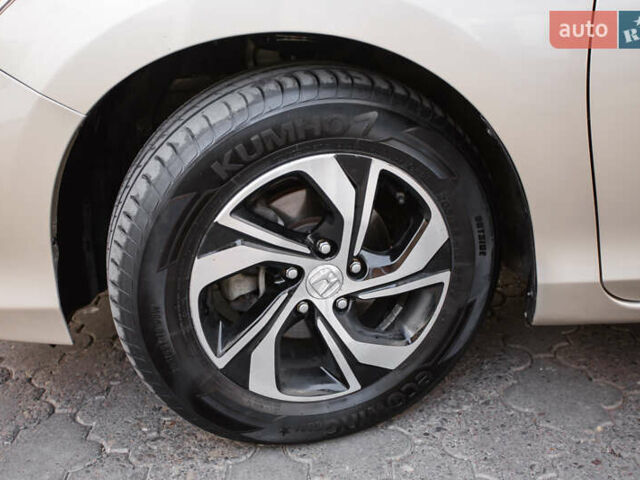 Серый Хонда Аккорд, объемом двигателя 2.5 л и пробегом 126 тыс. км за 13500 $, фото 10 на Automoto.ua