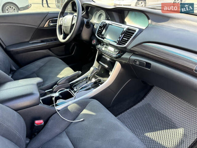 Сірий Хонда Аккорд, об'ємом двигуна 2.36 л та пробігом 152 тис. км за 13600 $, фото 11 на Automoto.ua