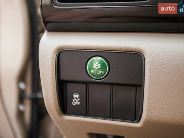 Серый Хонда Аккорд, объемом двигателя 2.5 л и пробегом 126 тыс. км за 13500 $, фото 17 на Automoto.ua