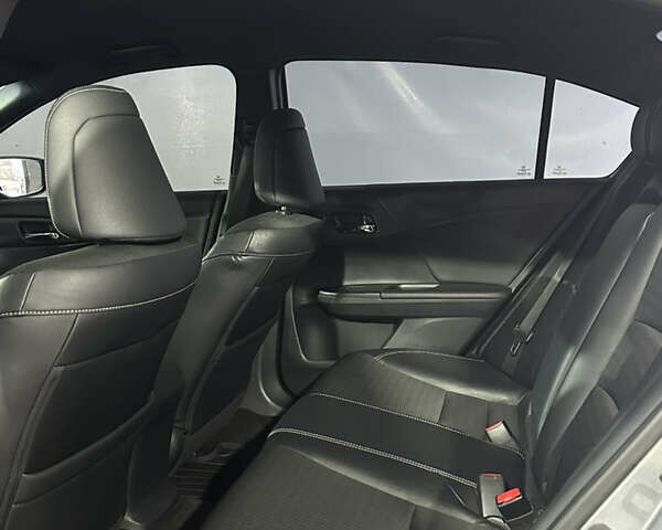 Серый Хонда Аккорд, объемом двигателя 2.35 л и пробегом 98 тыс. км за 14500 $, фото 8 на Automoto.ua