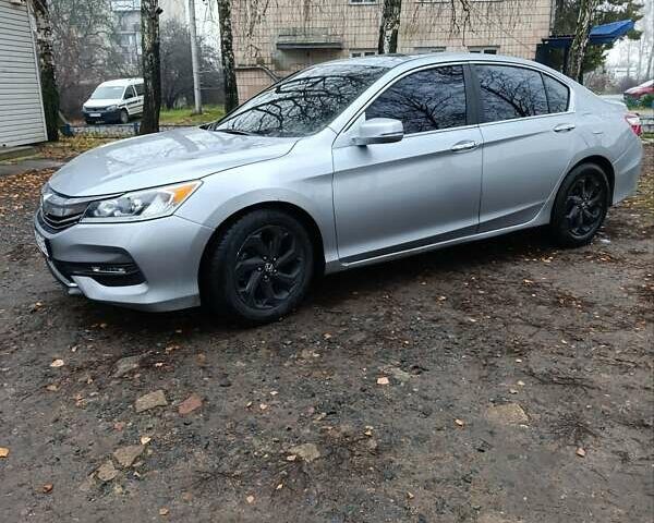 Сірий Хонда Аккорд, об'ємом двигуна 2.36 л та пробігом 135 тис. км за 11999 $, фото 7 на Automoto.ua