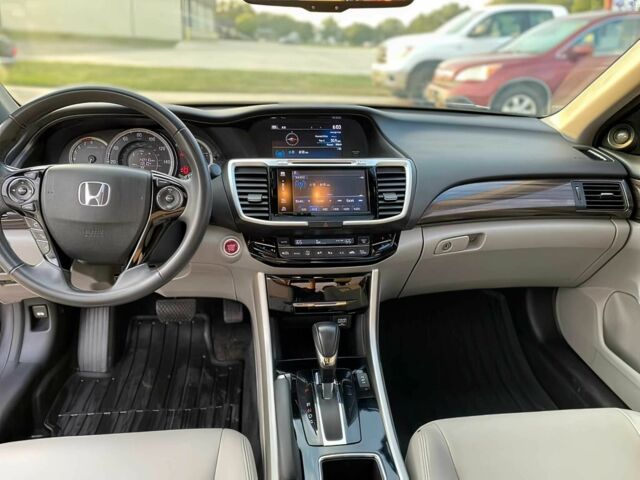 Серый Хонда Аккорд, объемом двигателя 2.4 л и пробегом 68 тыс. км за 9000 $, фото 8 на Automoto.ua