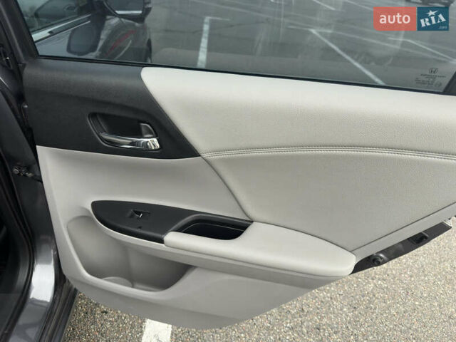 Сірий Хонда Аккорд, об'ємом двигуна 3.5 л та пробігом 107 тис. км за 17900 $, фото 32 на Automoto.ua