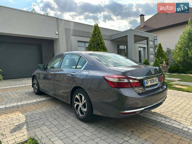 Серый Хонда Аккорд, объемом двигателя 2.4 л и пробегом 72 тыс. км за 15800 $, фото 2 на Automoto.ua