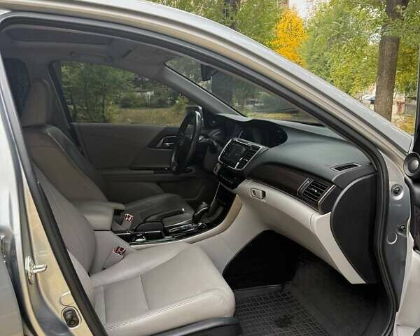 Сірий Хонда Аккорд, об'ємом двигуна 2.4 л та пробігом 115 тис. км за 12900 $, фото 10 на Automoto.ua