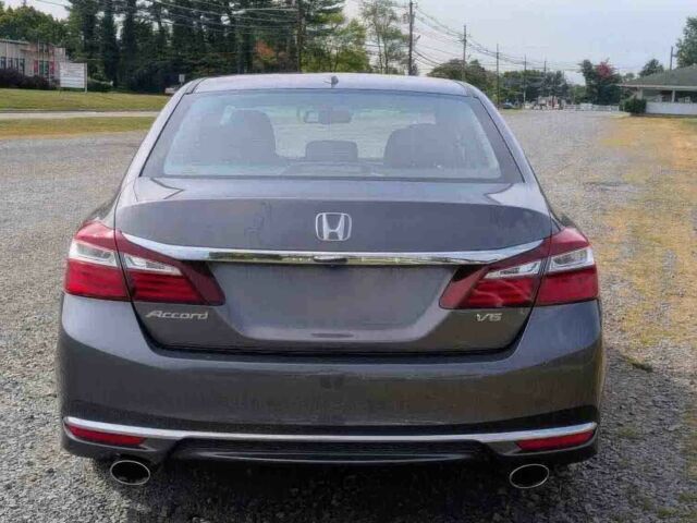 Серый Хонда Аккорд, объемом двигателя 3.5 л и пробегом 59 тыс. км за 10500 $, фото 5 на Automoto.ua