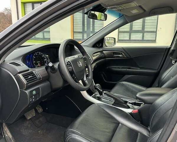 Сірий Хонда Аккорд, об'ємом двигуна 2 л та пробігом 118 тис. км за 16500 $, фото 5 на Automoto.ua