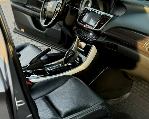 Сірий Хонда Аккорд, об'ємом двигуна 2.35 л та пробігом 117 тис. км за 17500 $, фото 9 на Automoto.ua