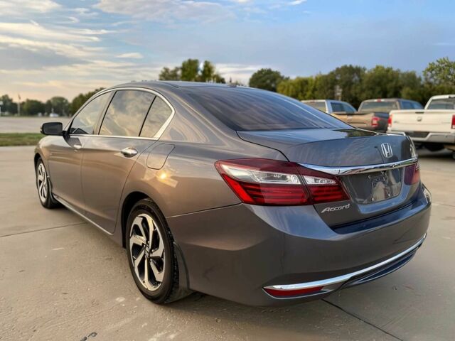 Серый Хонда Аккорд, объемом двигателя 2.4 л и пробегом 68 тыс. км за 9000 $, фото 5 на Automoto.ua