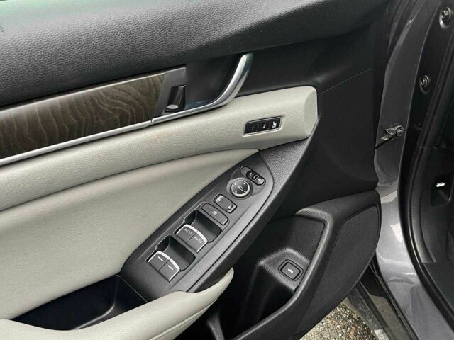 Серый Хонда Аккорд, объемом двигателя 1.5 л и пробегом 120 тыс. км за 17000 $, фото 8 на Automoto.ua